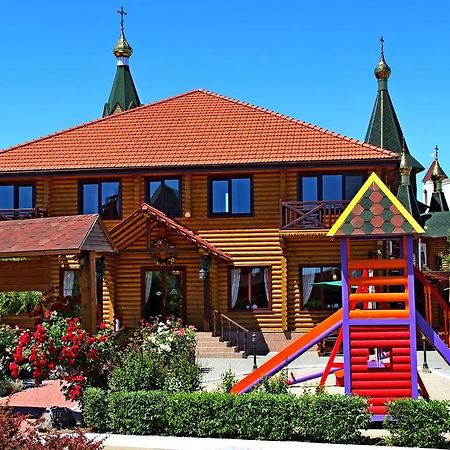 Комплекс Відпочинку Пампушка & Подушка Hotel Burlach'ya Balka Ngoại thất bức ảnh