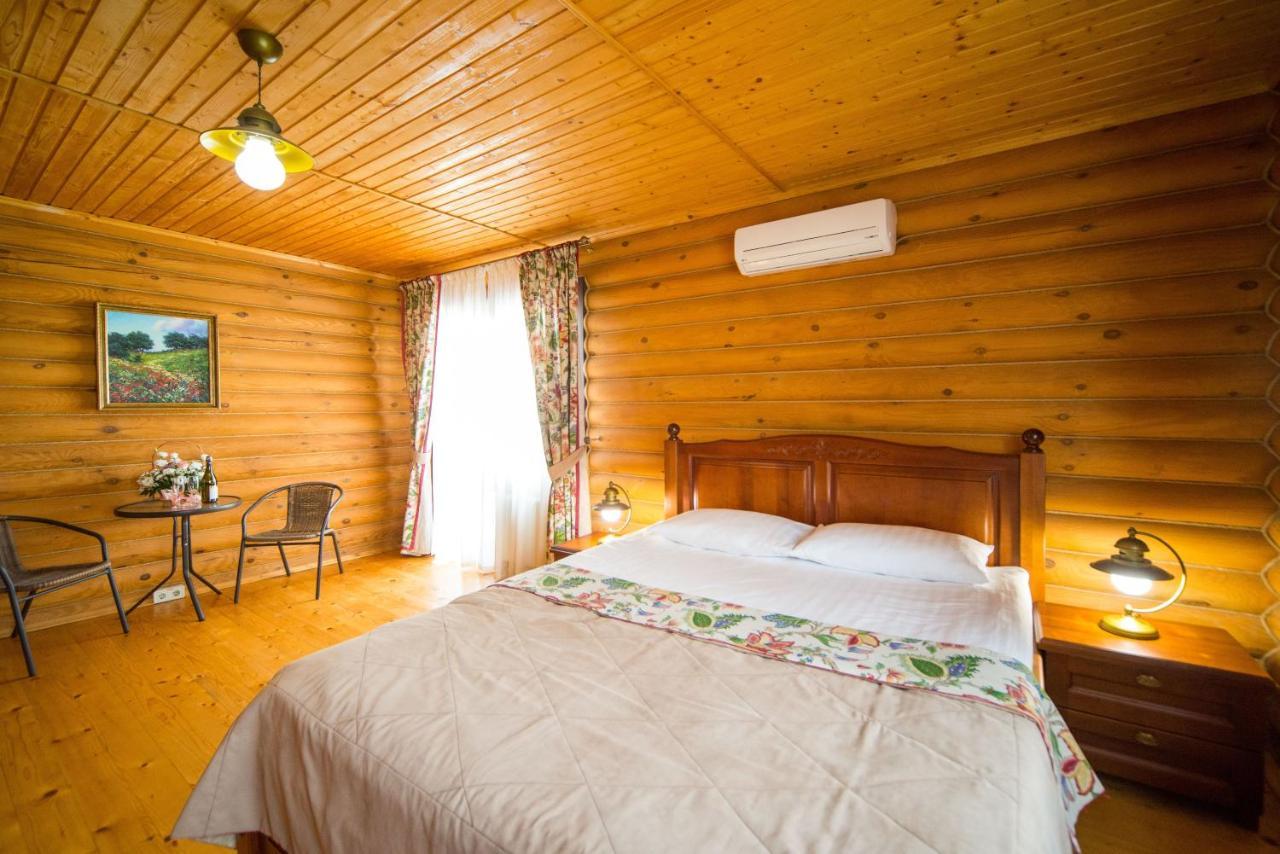Комплекс Відпочинку Пампушка & Подушка Hotel Burlach'ya Balka Ngoại thất bức ảnh