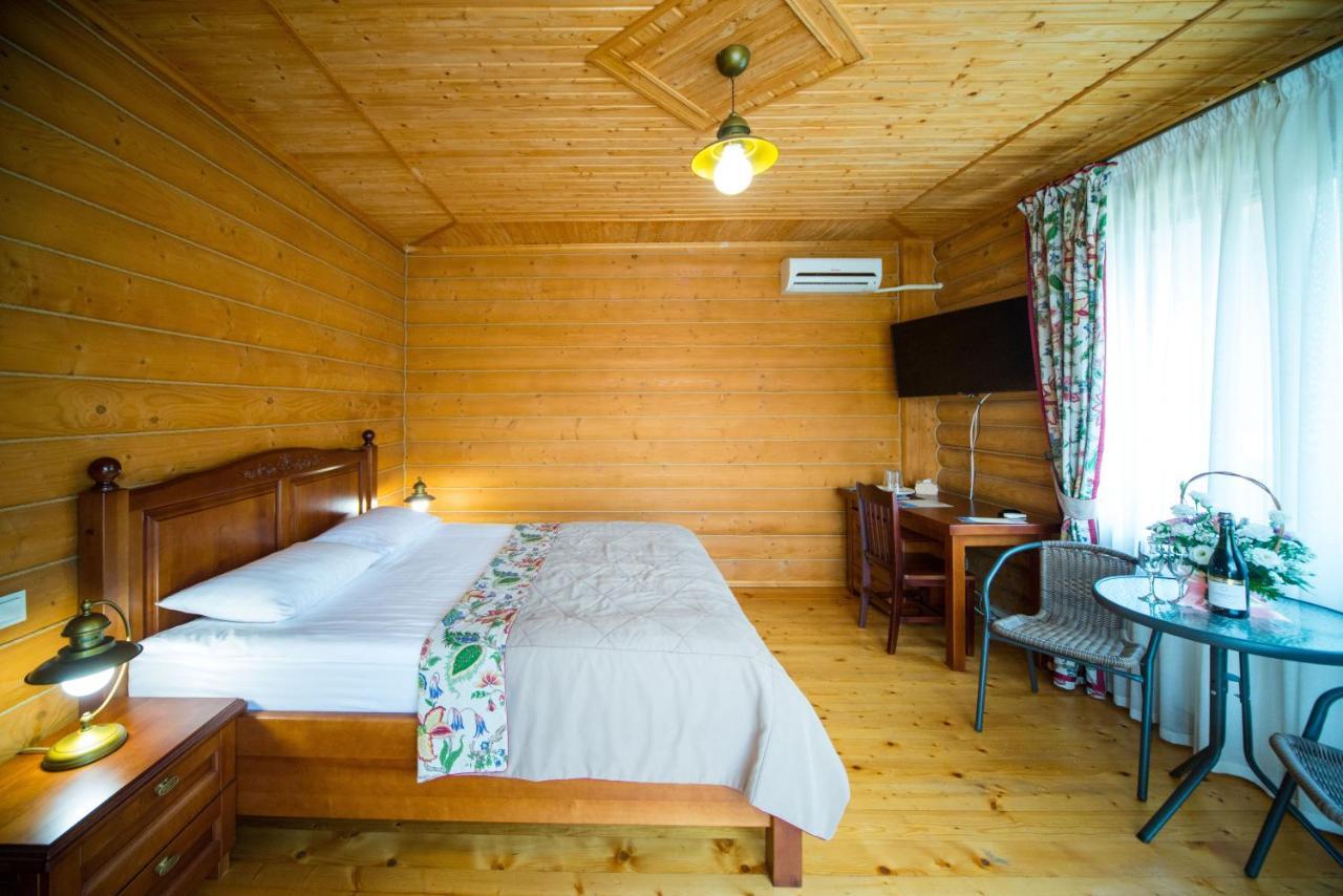 Комплекс Відпочинку Пампушка & Подушка Hotel Burlach'ya Balka Ngoại thất bức ảnh