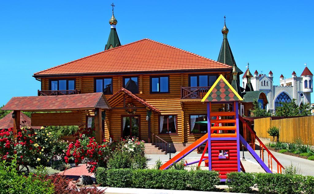 Комплекс Відпочинку Пампушка & Подушка Hotel Burlach'ya Balka Ngoại thất bức ảnh