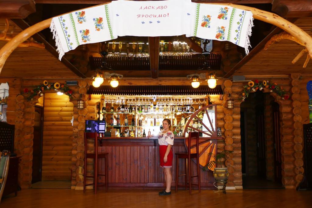 Комплекс Відпочинку Пампушка & Подушка Hotel Burlach'ya Balka Ngoại thất bức ảnh