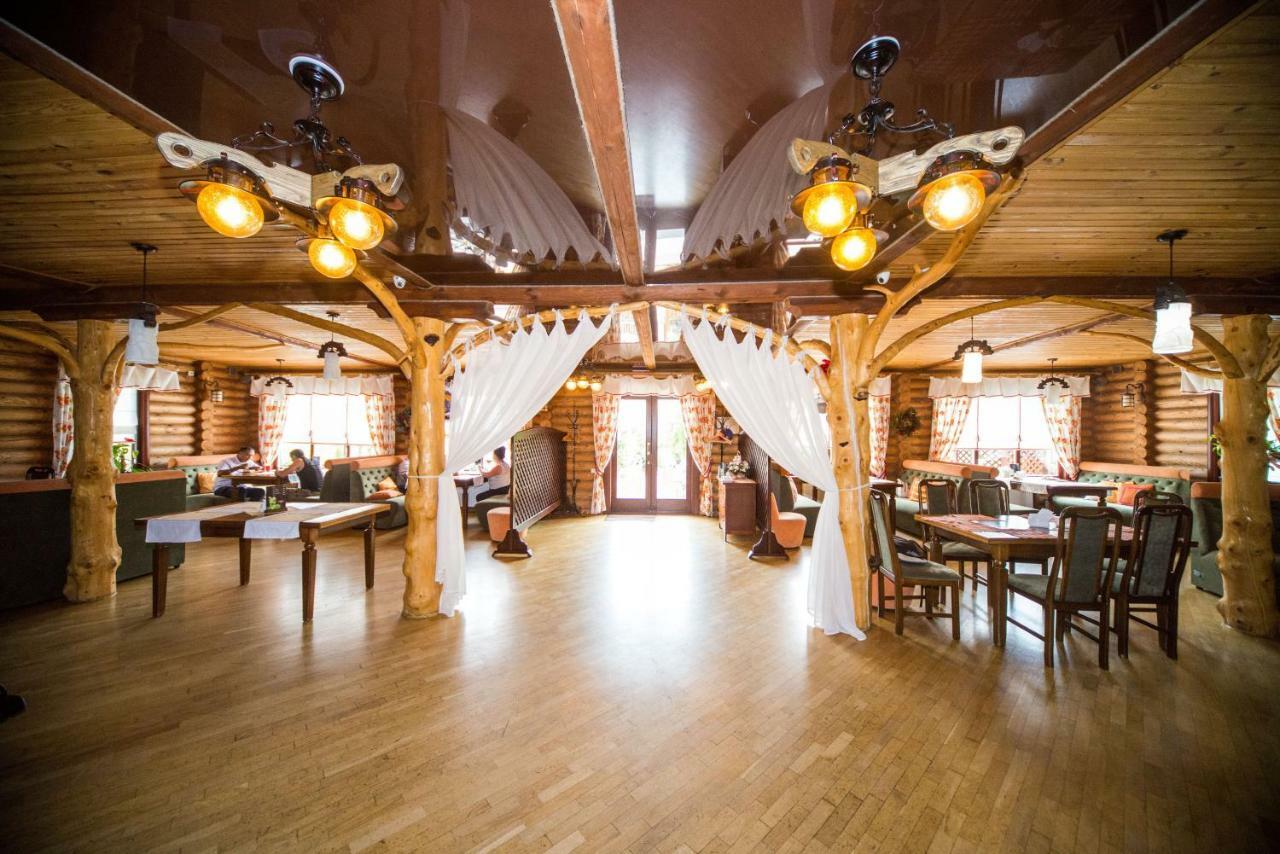 Комплекс Відпочинку Пампушка & Подушка Hotel Burlach'ya Balka Ngoại thất bức ảnh