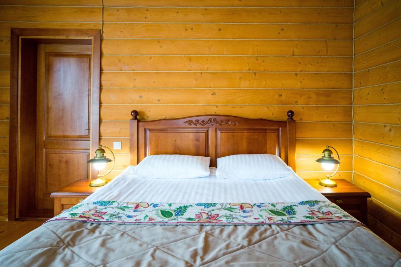 Комплекс Відпочинку Пампушка & Подушка Hotel Burlach'ya Balka Ngoại thất bức ảnh