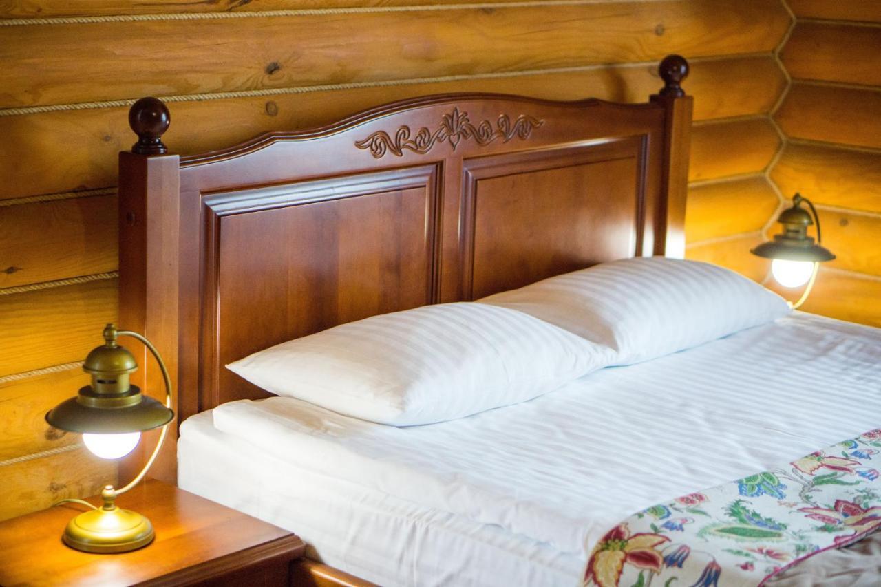 Комплекс Відпочинку Пампушка & Подушка Hotel Burlach'ya Balka Ngoại thất bức ảnh