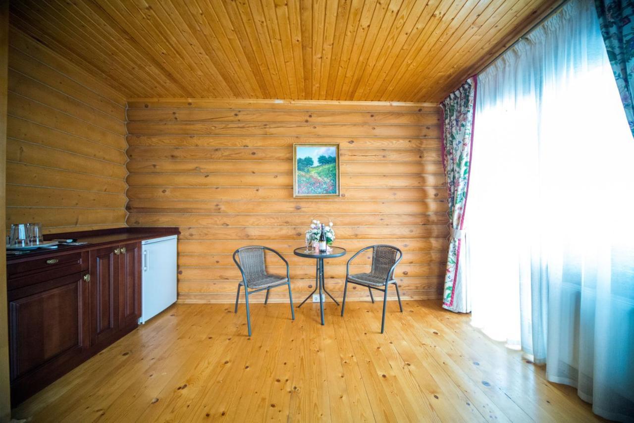 Комплекс Відпочинку Пампушка & Подушка Hotel Burlach'ya Balka Ngoại thất bức ảnh