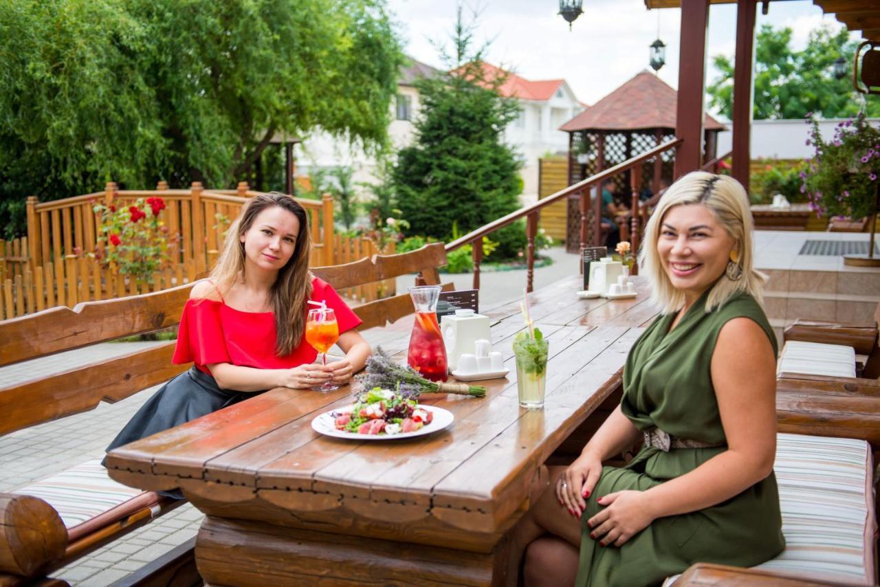 Комплекс Відпочинку Пампушка & Подушка Hotel Burlach'ya Balka Ngoại thất bức ảnh