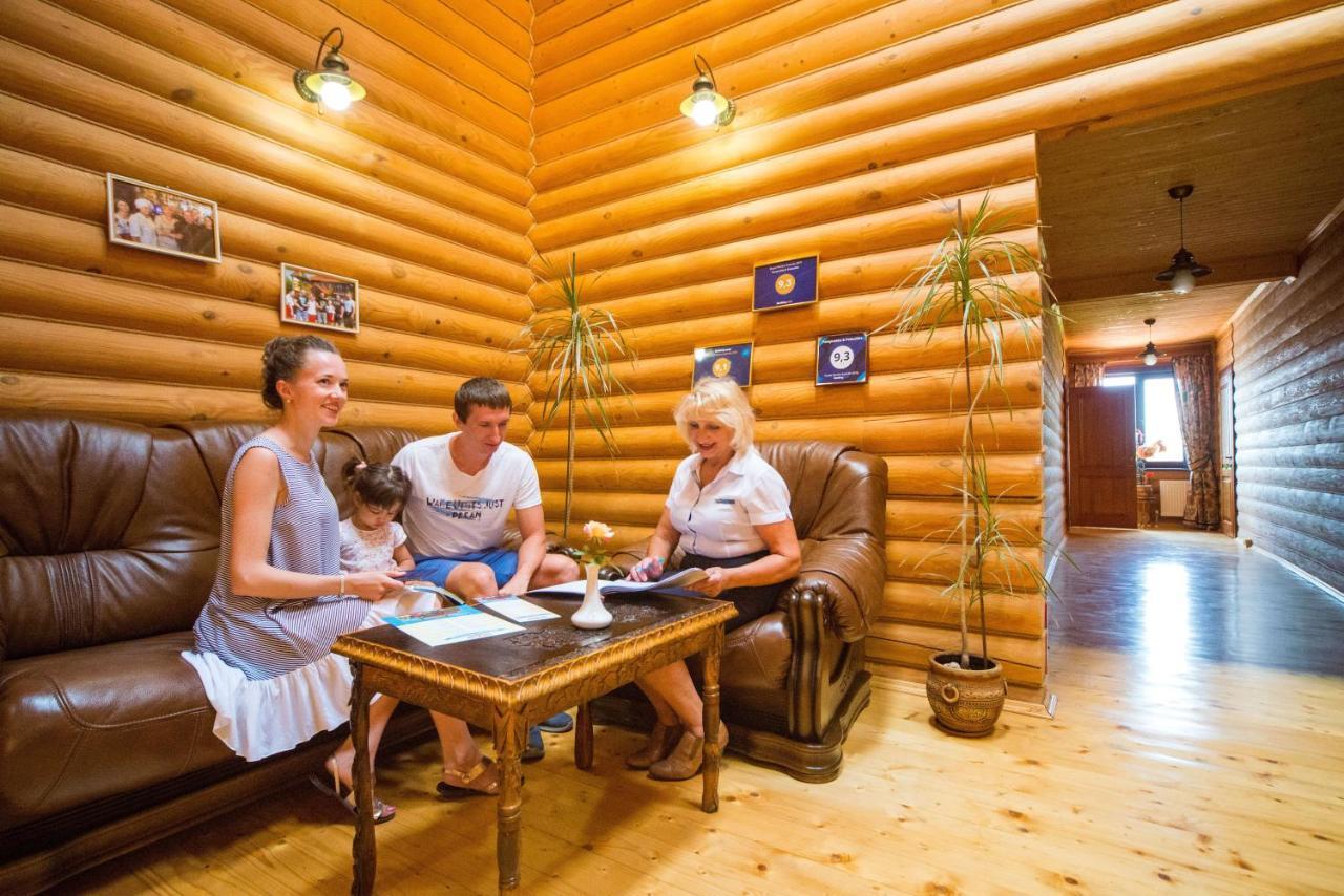Комплекс Відпочинку Пампушка & Подушка Hotel Burlach'ya Balka Ngoại thất bức ảnh