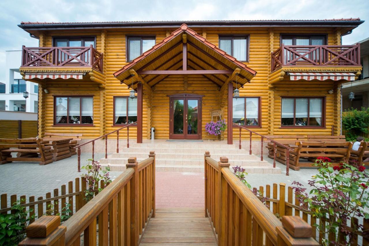 Комплекс Відпочинку Пампушка & Подушка Hotel Burlach'ya Balka Ngoại thất bức ảnh
