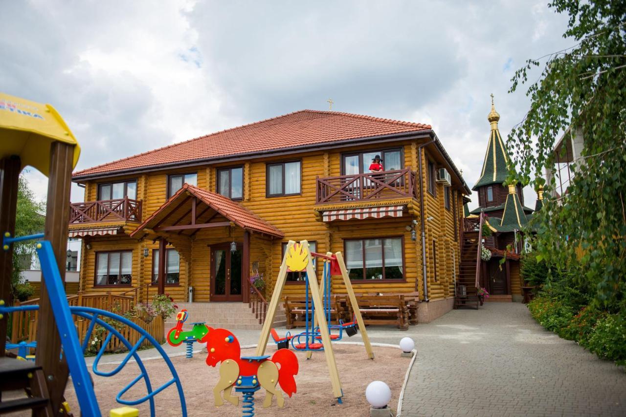 Комплекс Відпочинку Пампушка & Подушка Hotel Burlach'ya Balka Ngoại thất bức ảnh